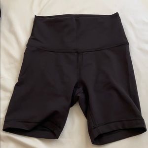 Wunder Train High-Rise Biker Short 6”